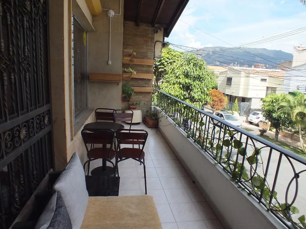 Hostal Casa Paraiso 메딜린 0*,