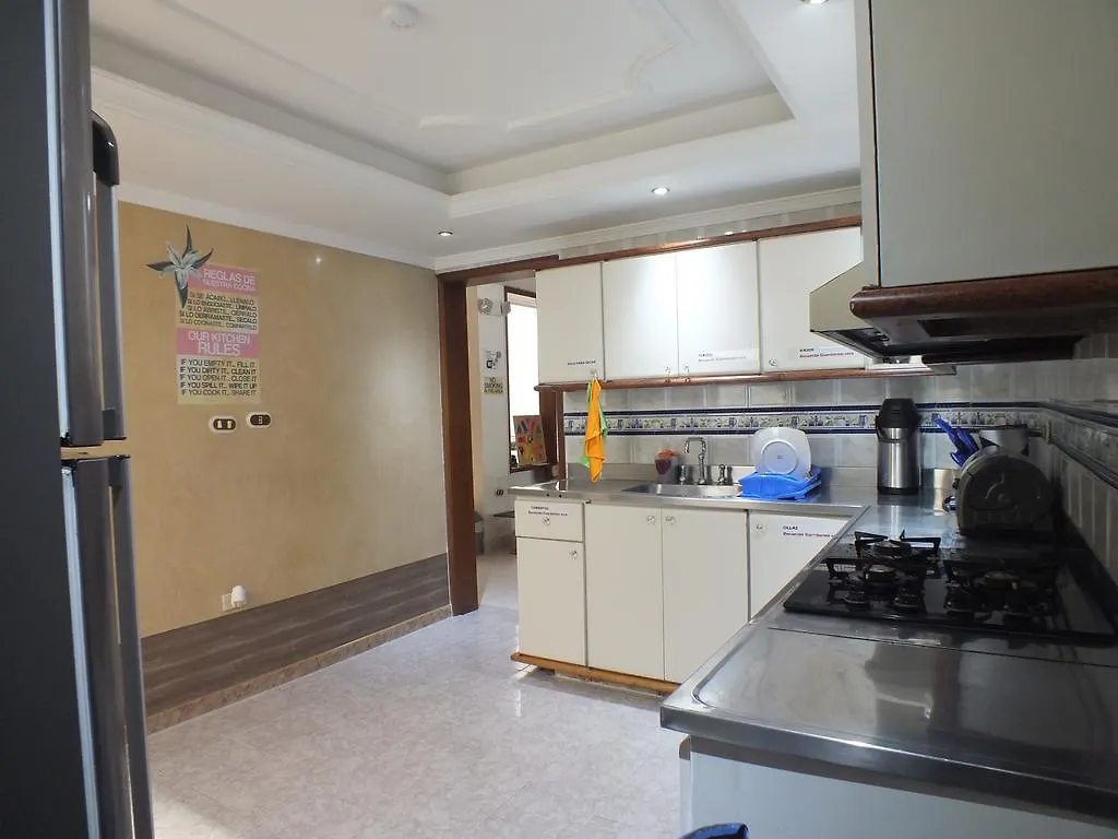 Hostal Casa Paraiso 메딜린 호스텔